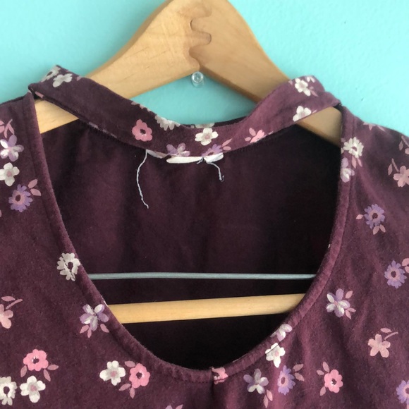 floral cut-out top - Picture 2 of 2